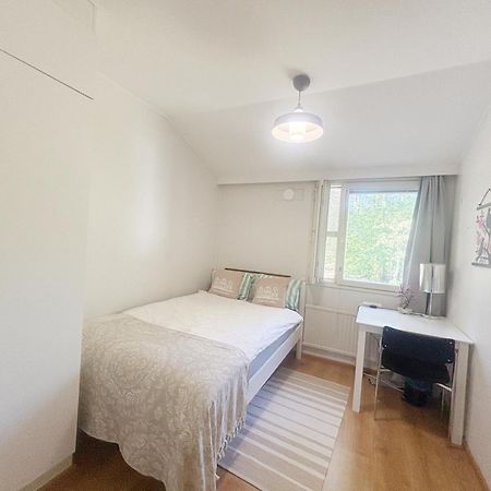 Private Rooms Near Metro, Free Parking,Direct Bus From Airport Helsinki Buitenkant foto