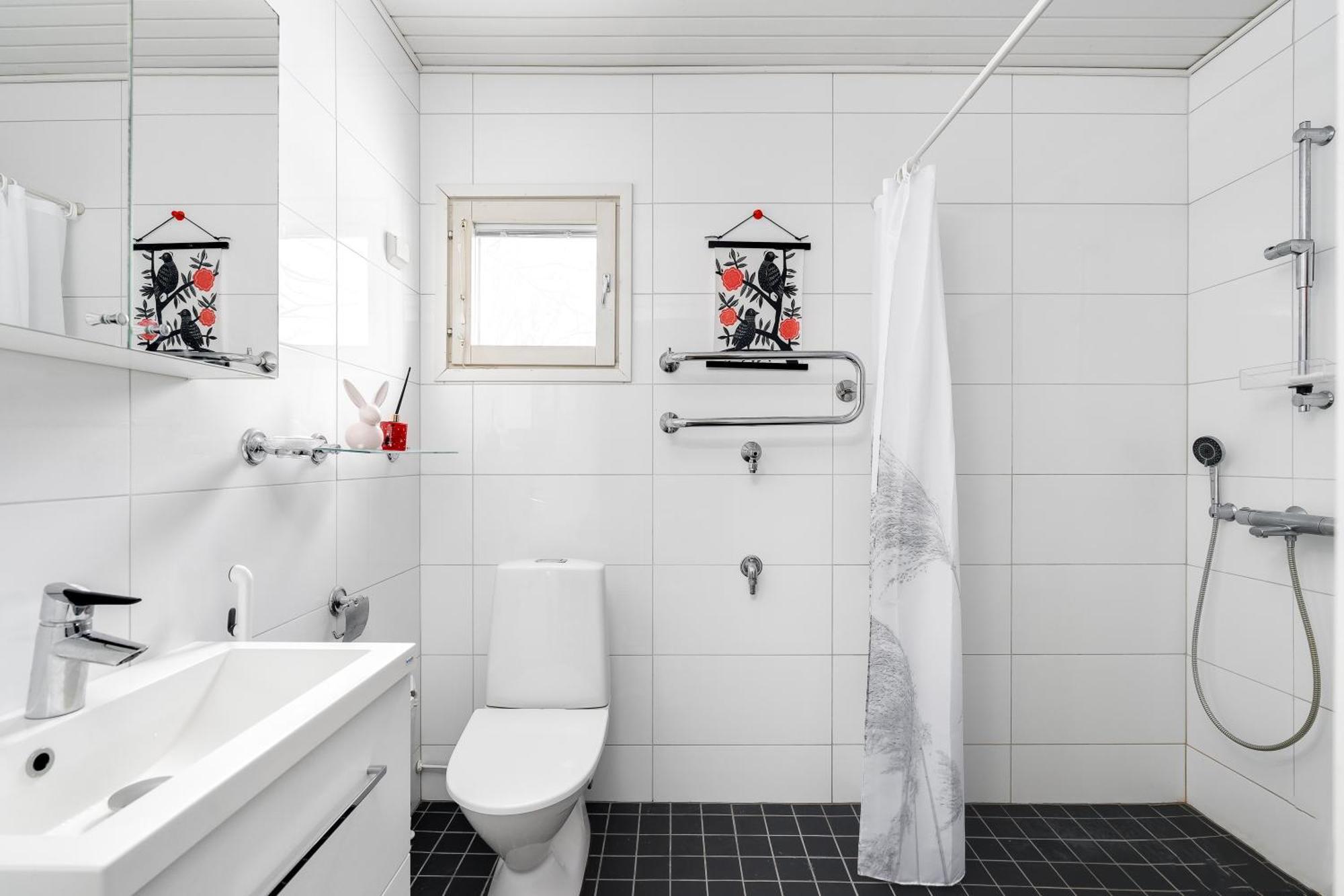 Private Rooms Near Metro, Free Parking,Direct Bus From Airport Helsinki Buitenkant foto