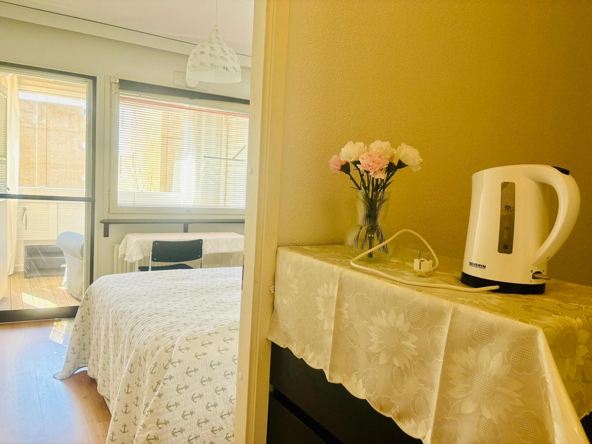 Private Rooms Near Metro, Free Parking,Direct Bus From Airport Helsinki Buitenkant foto